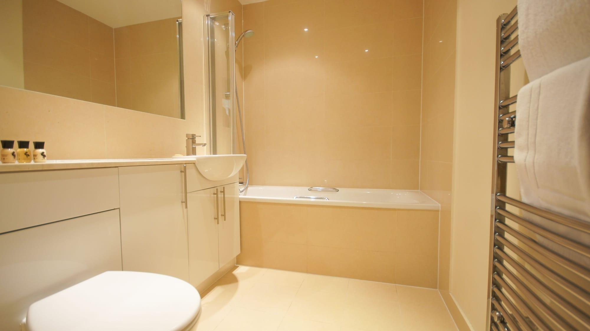 Crompton Court Apartments London Exterior photo