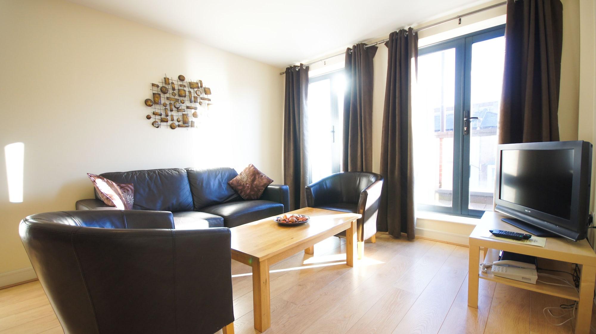 Crompton Court Apartments London Exterior photo