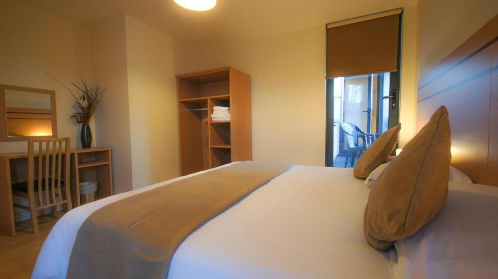 Crompton Court Apartments London Exterior photo